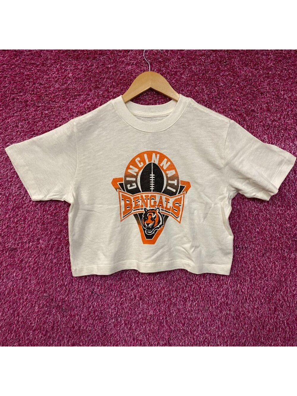 Junk Food Clothing Women's Cincinnati Bengals Mock Neck Crop Tee XS